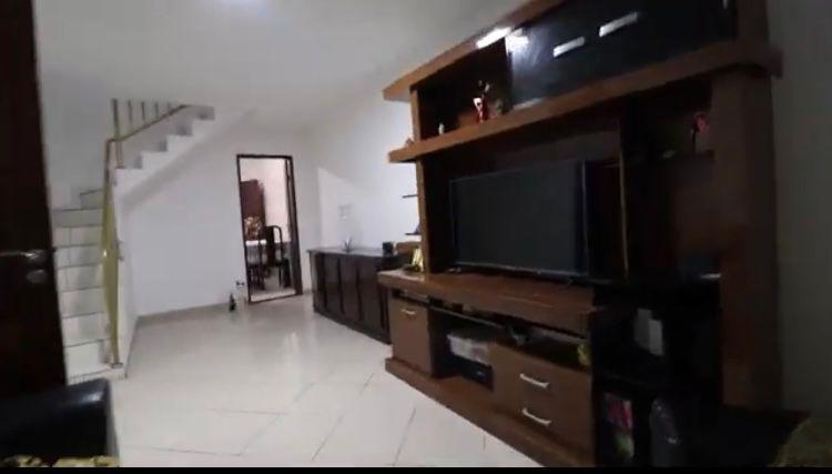 Linda casa a venda