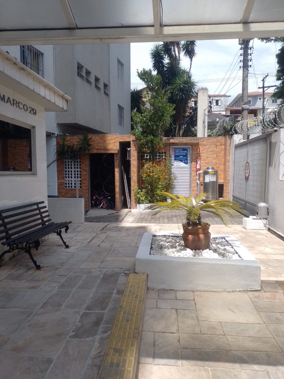lindo Apartamento prox av cupecê 230 mil