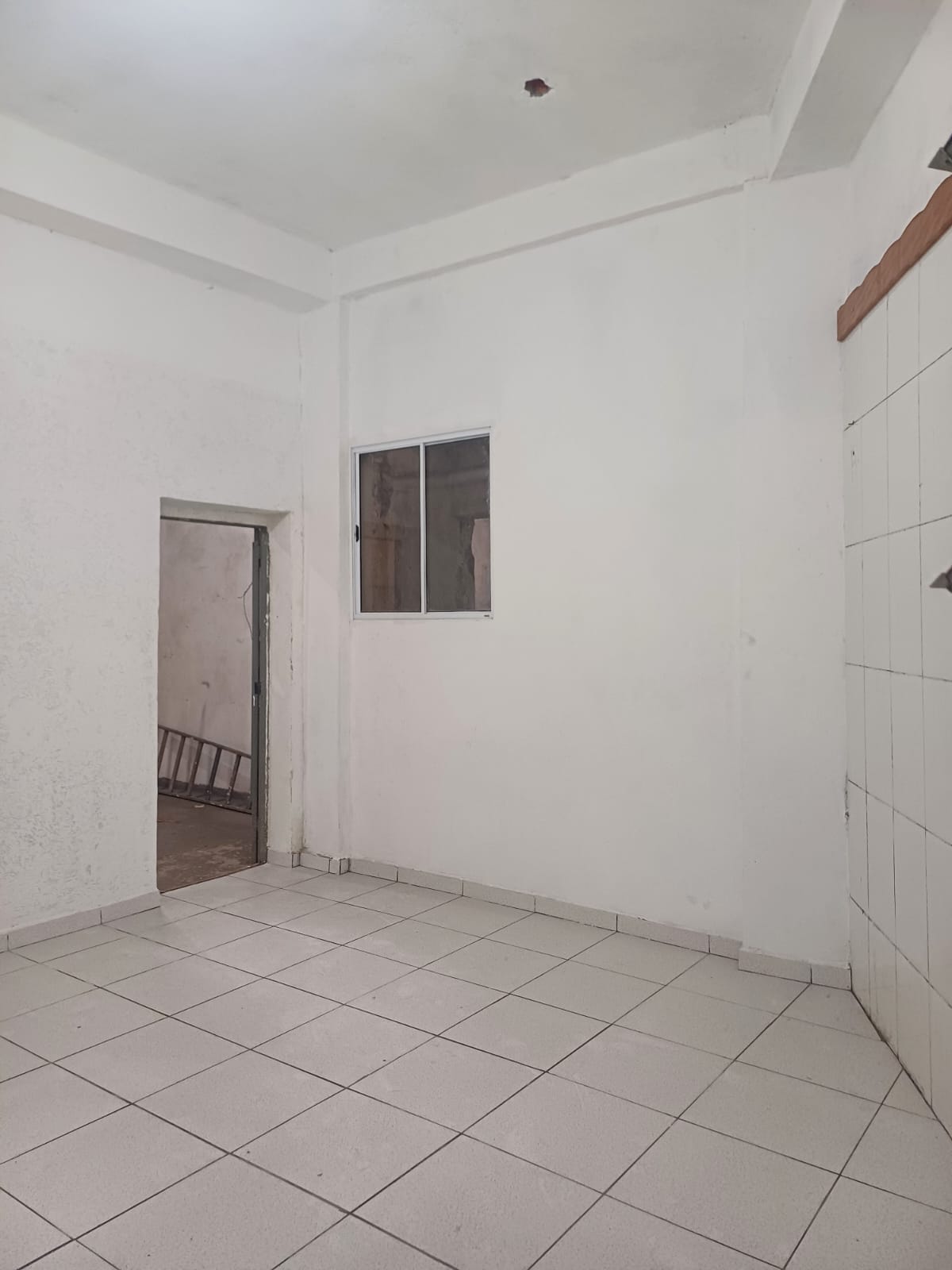 Salao comercial prox a av Cupecê
